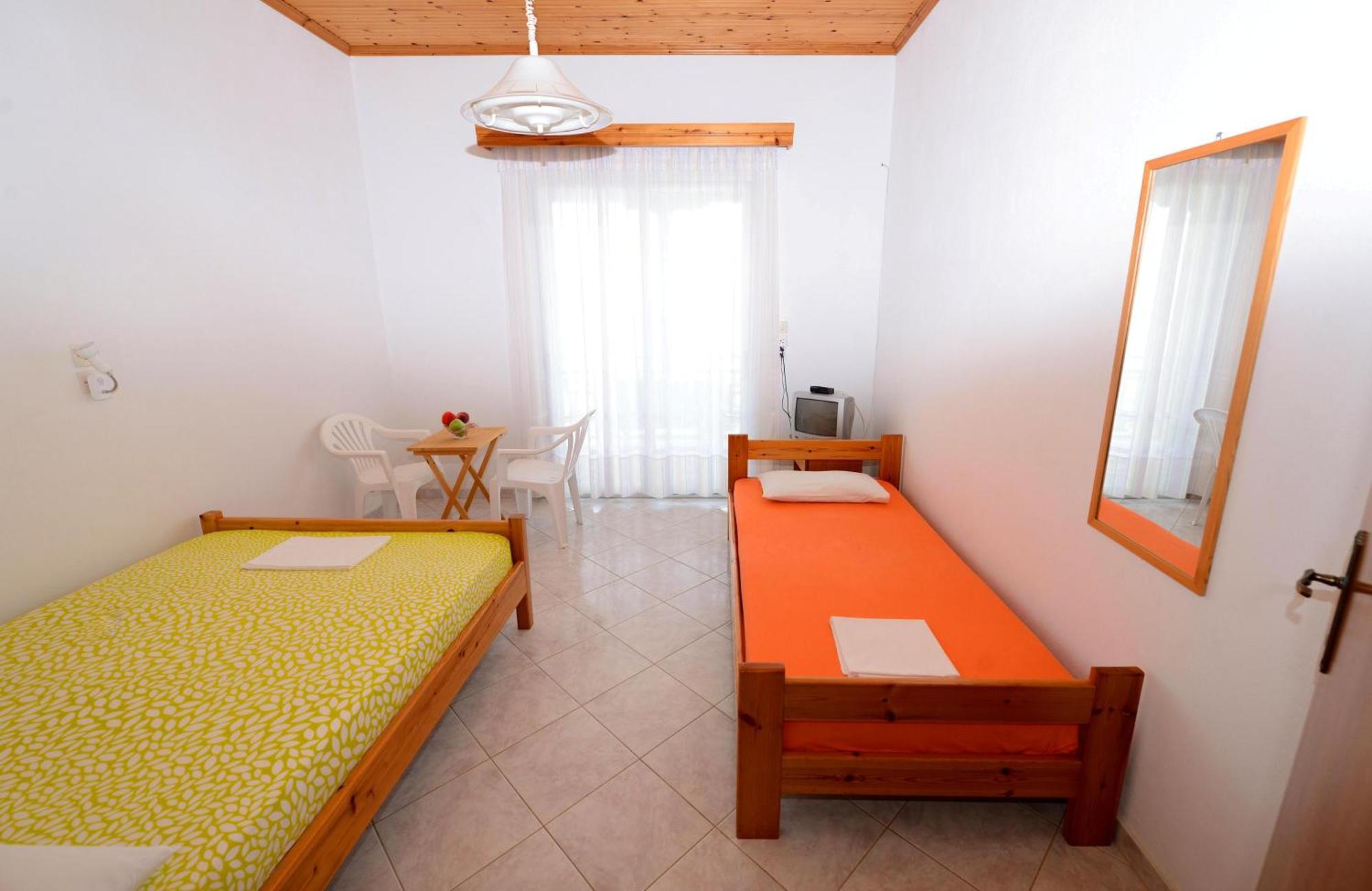 Apartments Ziogas Paralía Skotínis Extérieur photo