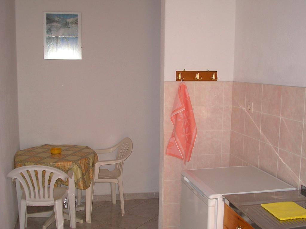 Apartments Ziogas Paralía Skotínis Chambre photo