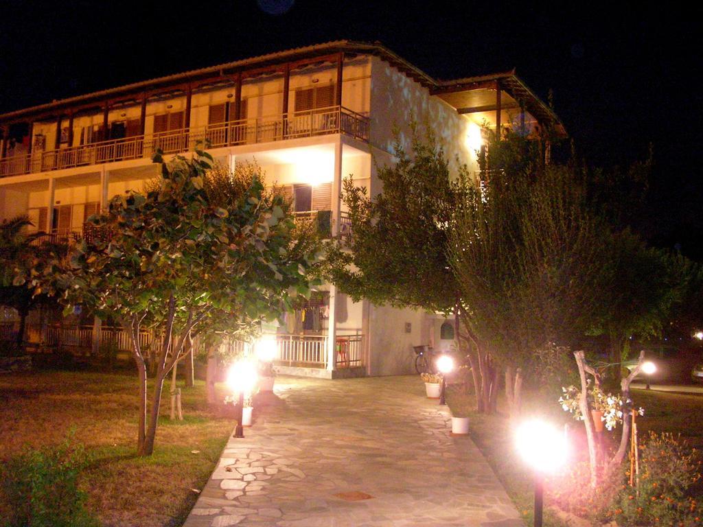 Apartments Ziogas Paralía Skotínis Extérieur photo