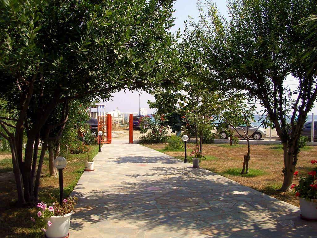 Apartments Ziogas Paralía Skotínis Extérieur photo