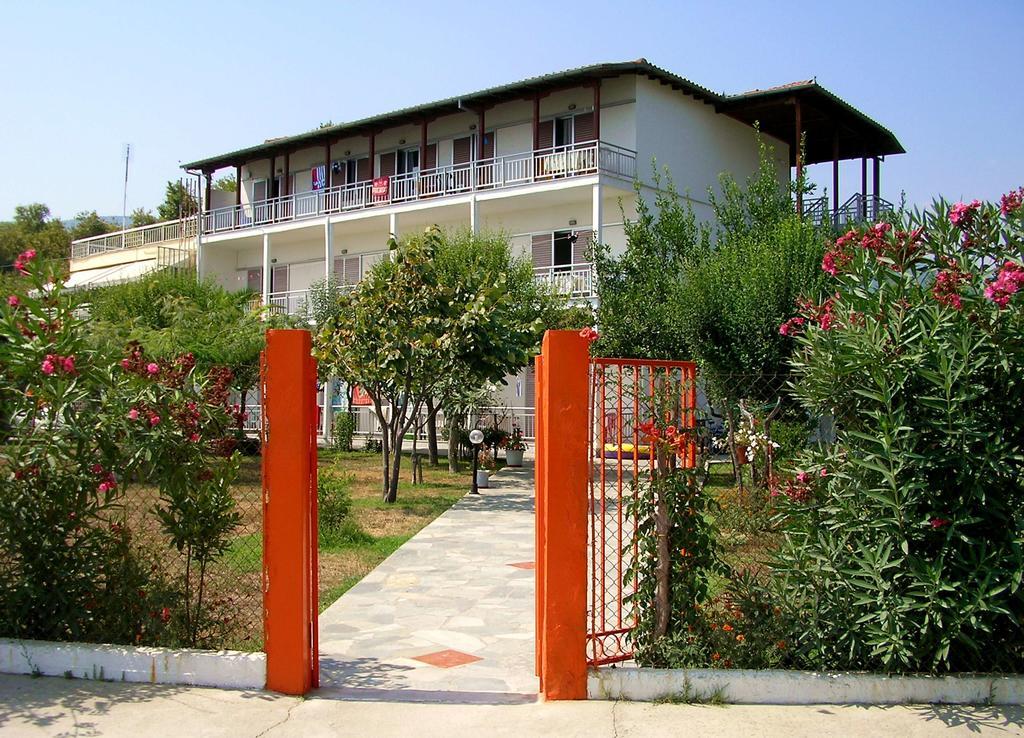 Apartments Ziogas Paralía Skotínis Extérieur photo