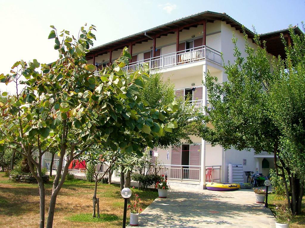 Apartments Ziogas Paralía Skotínis Extérieur photo